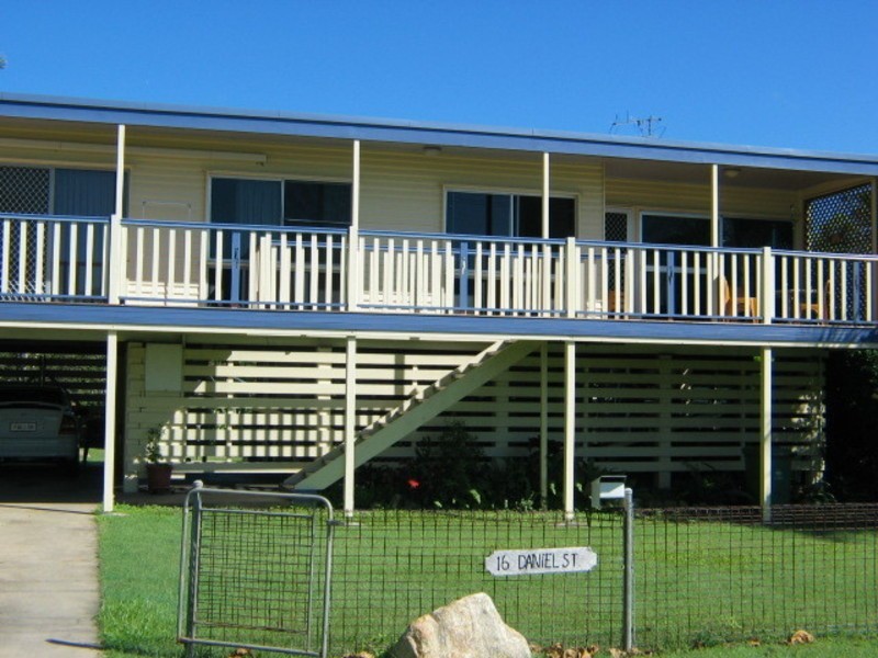 16 Daniel Street, Bowen QLD 4805