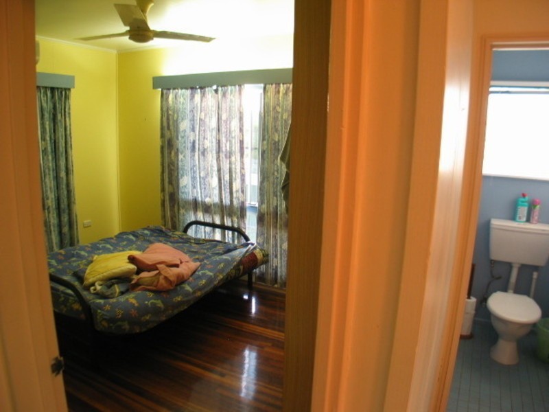 16 Daniel Street, Bowen QLD 4805