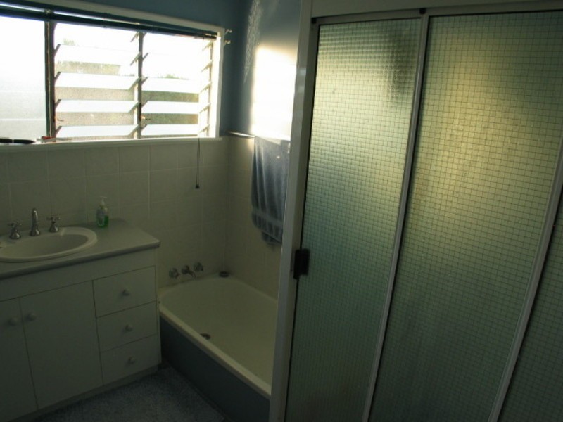 16 Daniel Street, Bowen QLD 4805