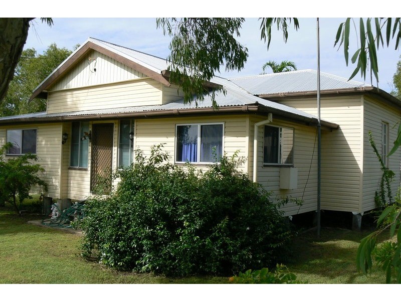 25 Leichhardt Street, Bowen QLD 4805