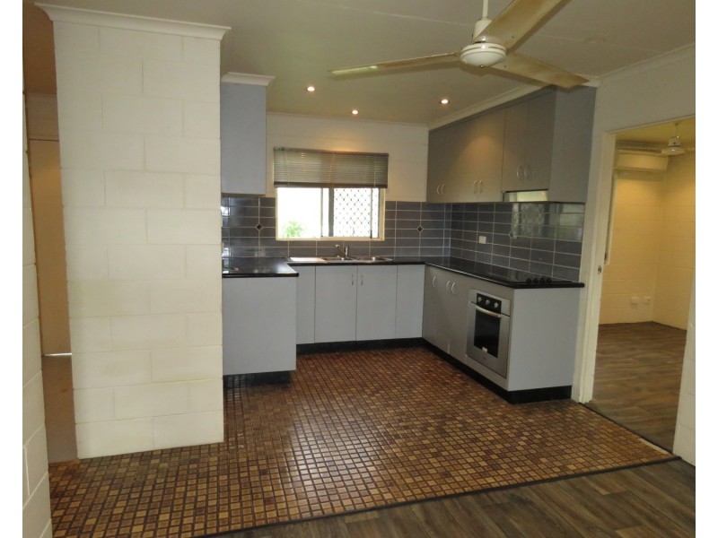 2/89 Powell Street, Bowen QLD 4805