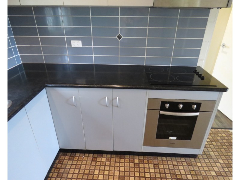 2/89 Powell Street, Bowen QLD 4805