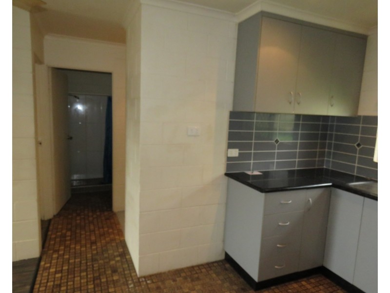 2/89 Powell Street, Bowen QLD 4805