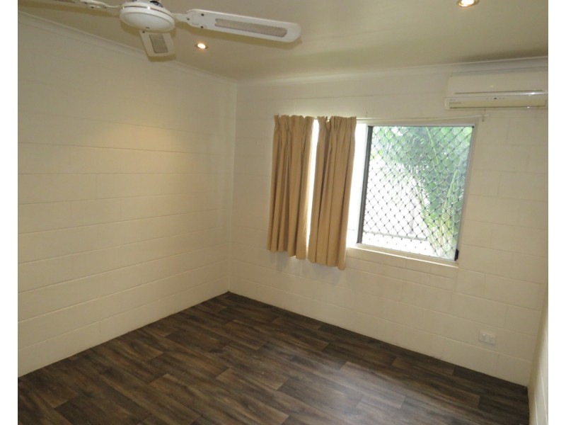 2/89 Powell Street, Bowen QLD 4805