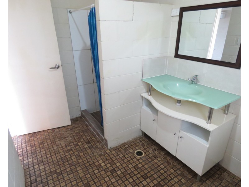 2/89 Powell Street, Bowen QLD 4805