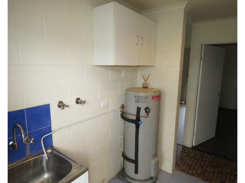 2/89 Powell Street, Bowen QLD 4805