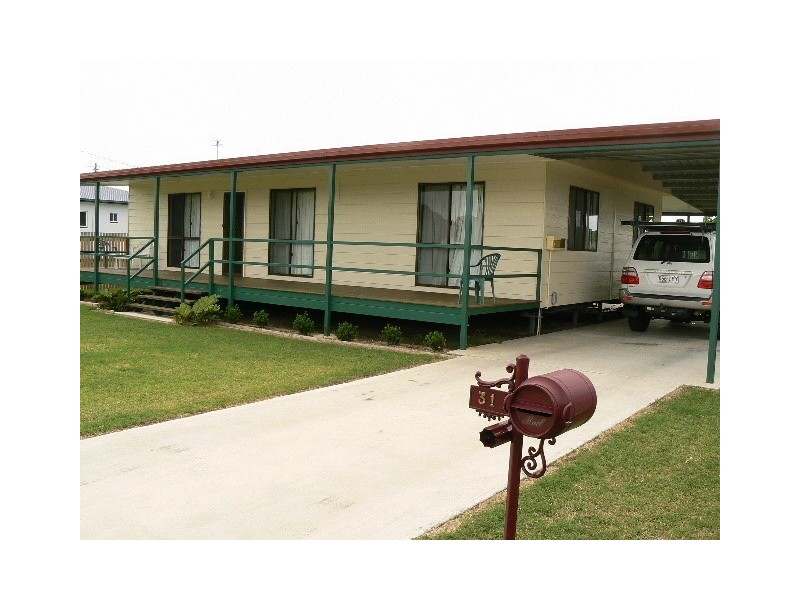 31 Emmerson Drive, Bowen QLD 4805