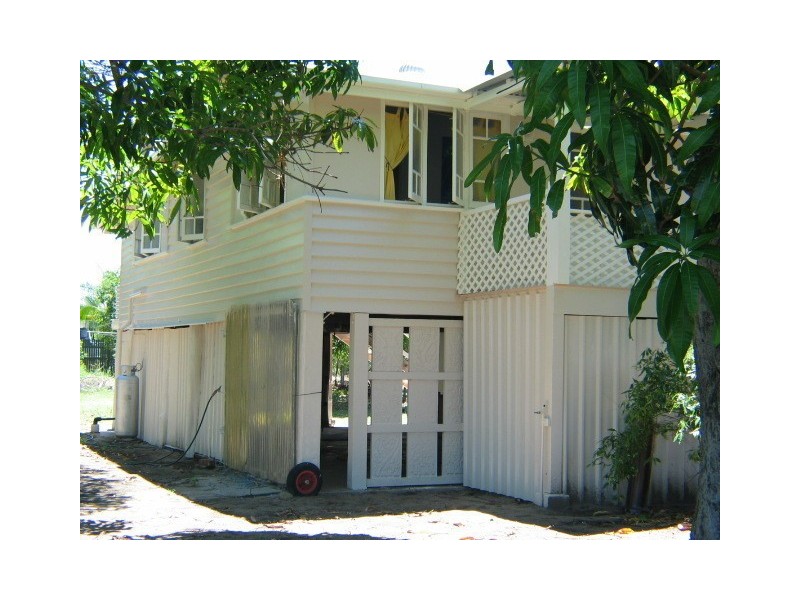 15 Field Street, Bowen QLD 4805