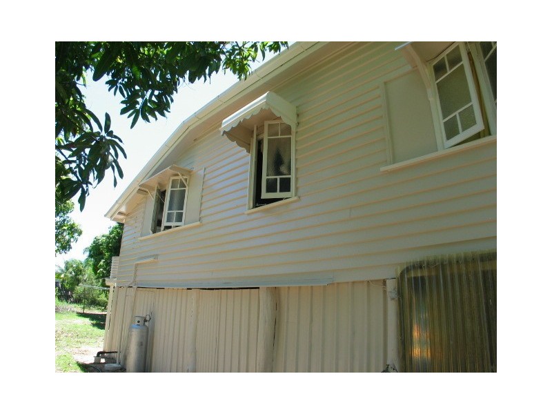15 Field Street, Bowen QLD 4805