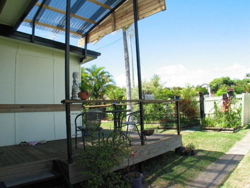 4 Livingstone Street, Bowen QLD 4805