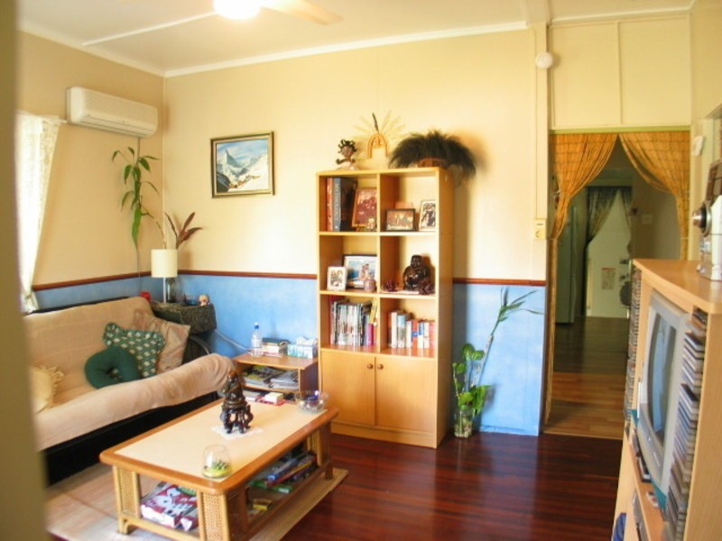 4 Livingstone Street, Bowen QLD 4805