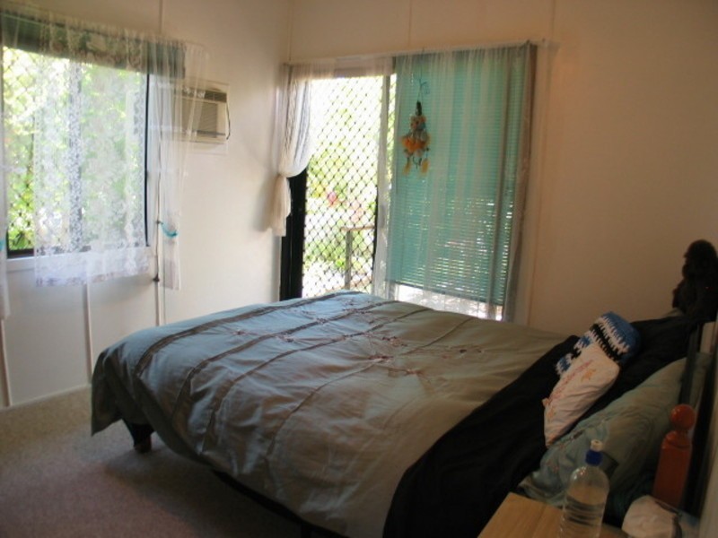 4 Livingstone Street, Bowen QLD 4805