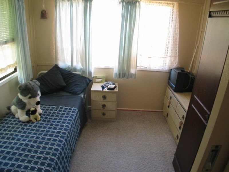 4 Livingstone Street, Bowen QLD 4805