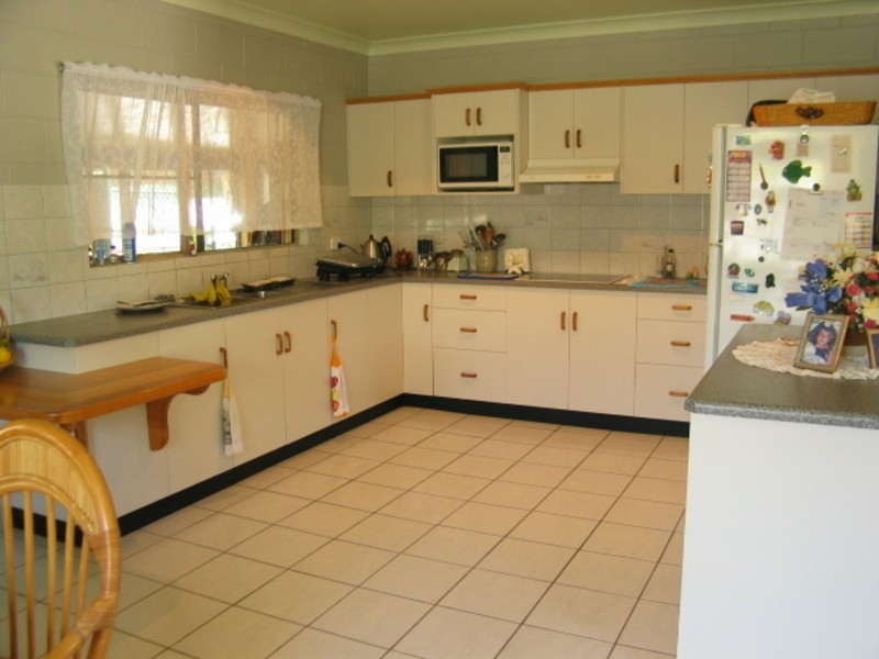 5 Oak Crescent, Bowen QLD 4805