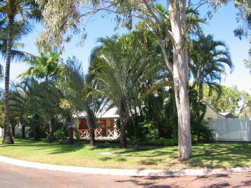 5 Oak Crescent, Bowen QLD 4805