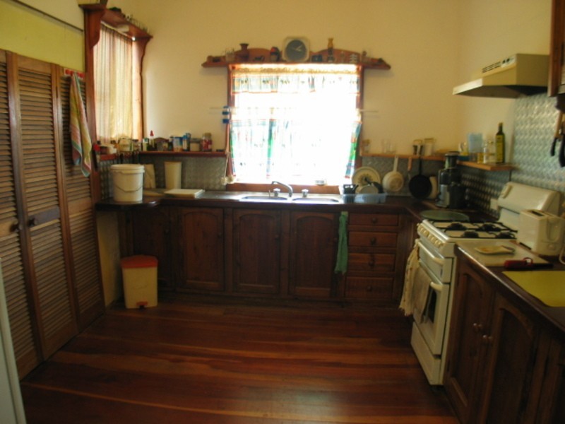 15 Leichhardt Street, Bowen QLD 4805