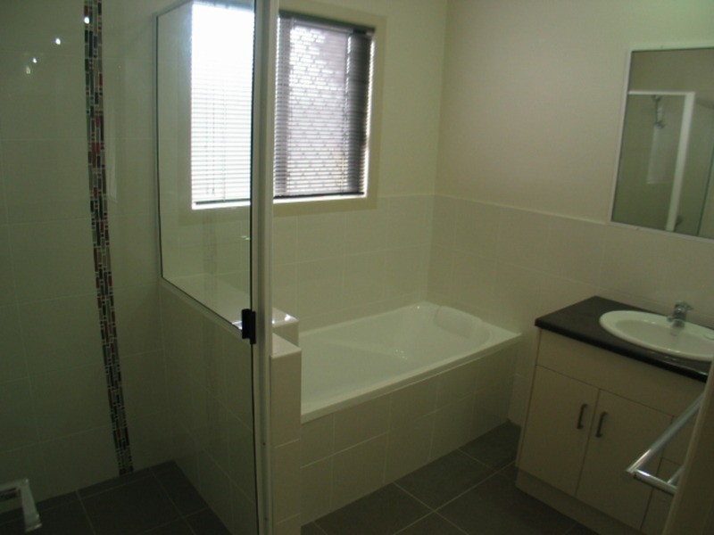 8/25 Don Street, Bowen QLD 4805