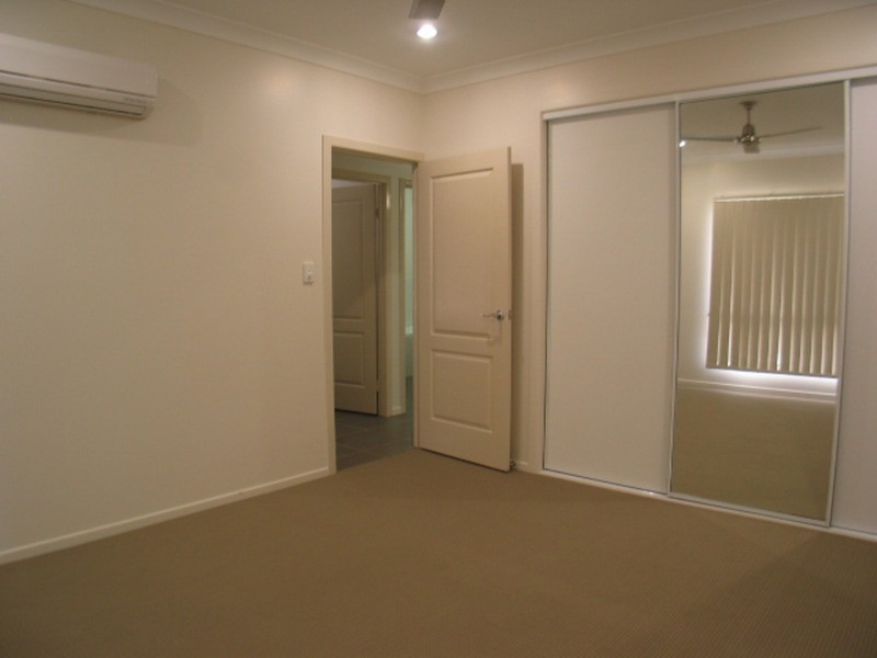 8/25 Don Street, Bowen QLD 4805