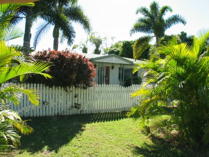6 Oak Crescent, Bowen QLD 4805