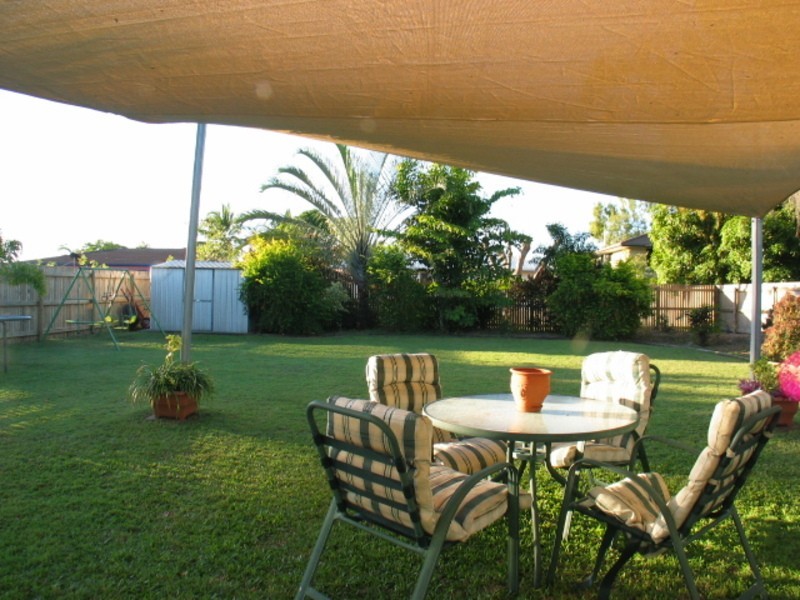 6 Oak Crescent, Bowen QLD 4805