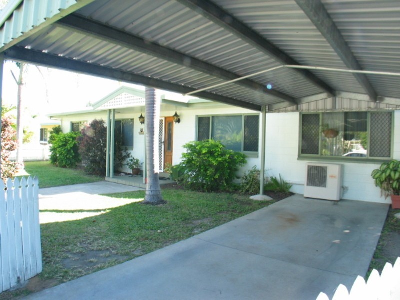 6 Oak Crescent, Bowen QLD 4805