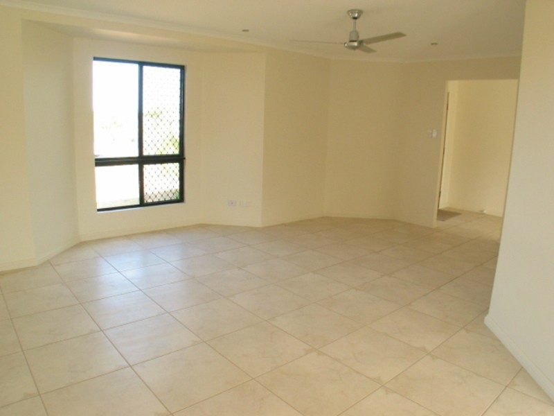 8 Hillview Place, Bowen QLD 4805