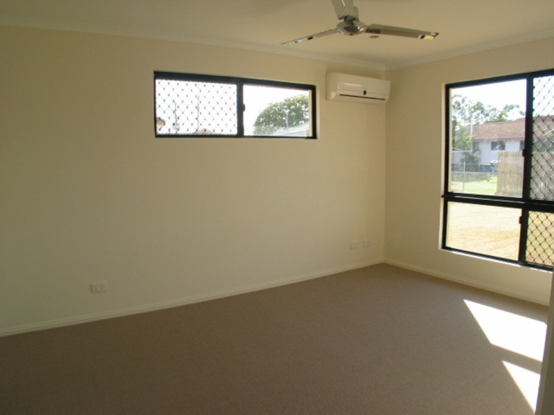 8 Hillview Place, Bowen QLD 4805