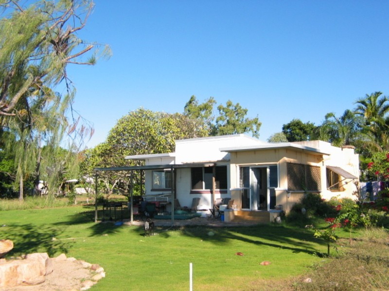 8 Howard Street, Bowen QLD 4805