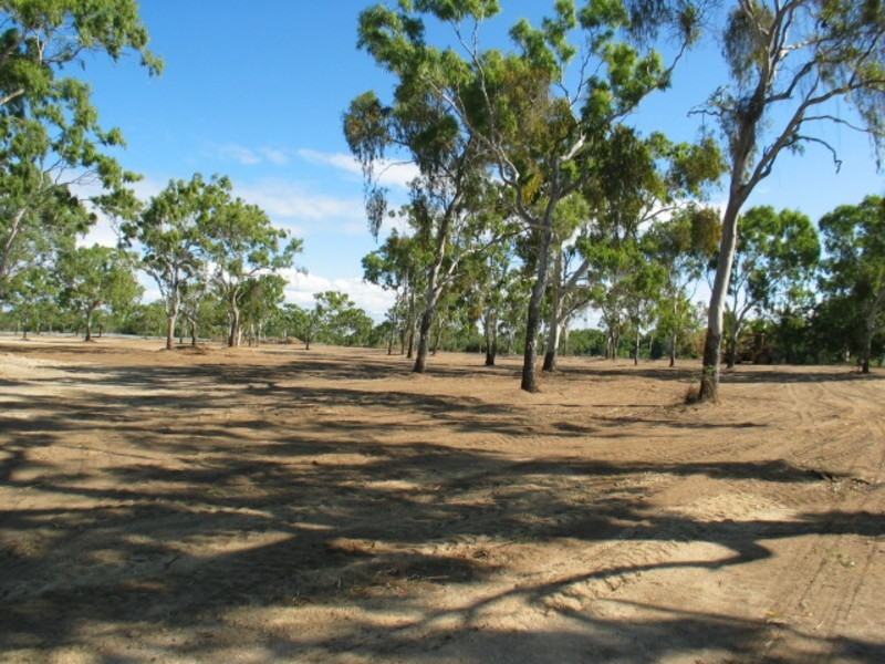 QUEENS BAY ESTATE Crofton Street, Bowen QLD 4805