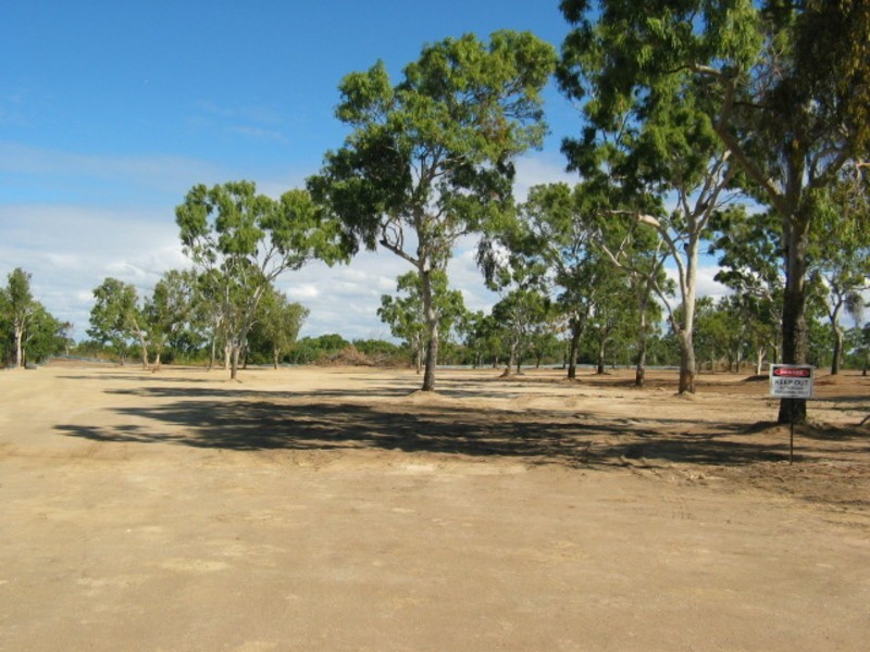 QUEENS BAY ESTATE Crofton Street, Bowen QLD 4805