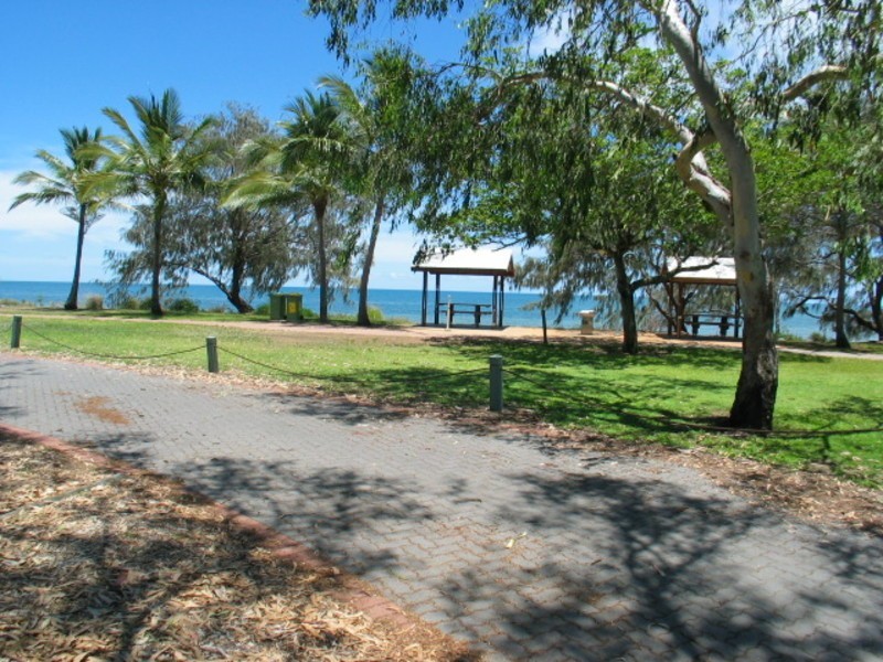 QUEENS BAY ESTATE Crofton Street, Bowen QLD 4805
