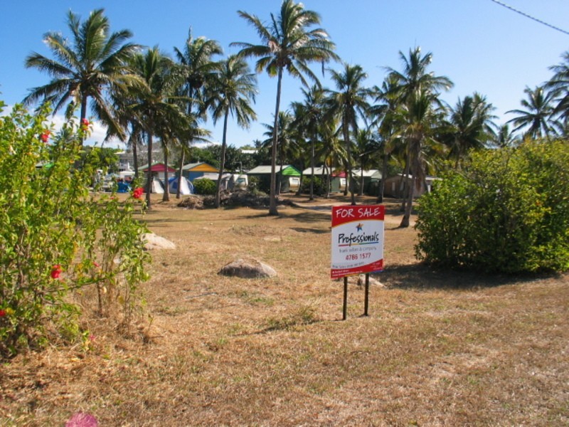 43 Bluewater Parade, Bowen QLD 4805