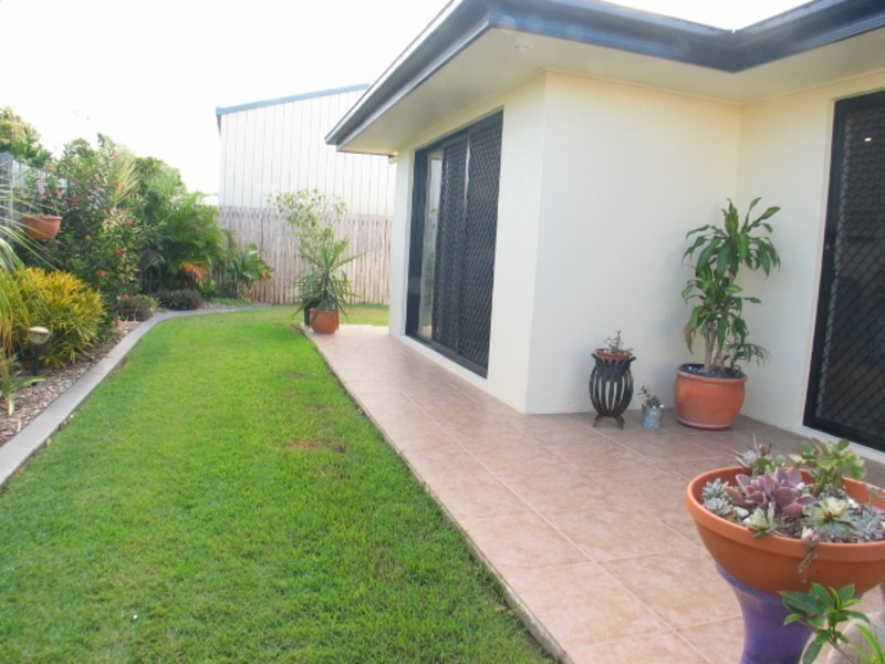 10 Schilling Court, Bowen QLD 4805