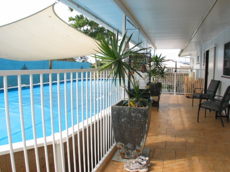 8 Jilletts Road, Bowen QLD 4805