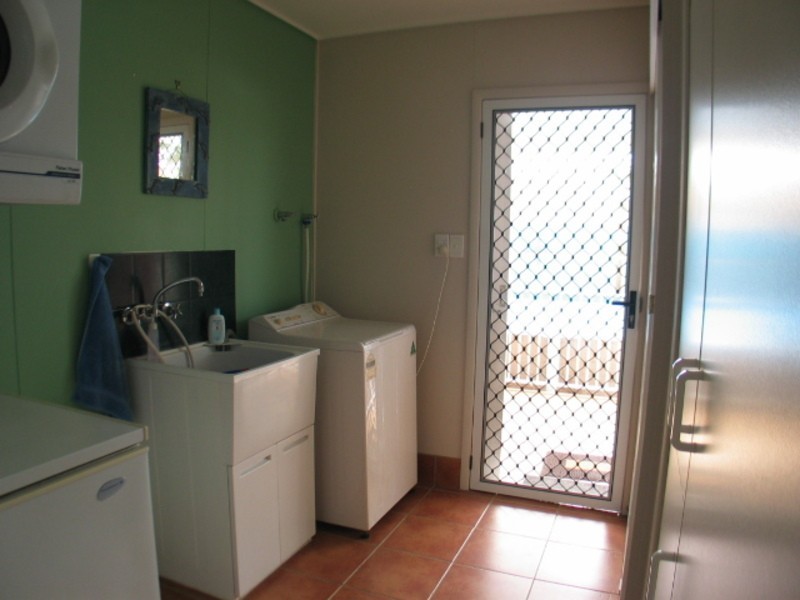 8 Jilletts Road, Bowen QLD 4805