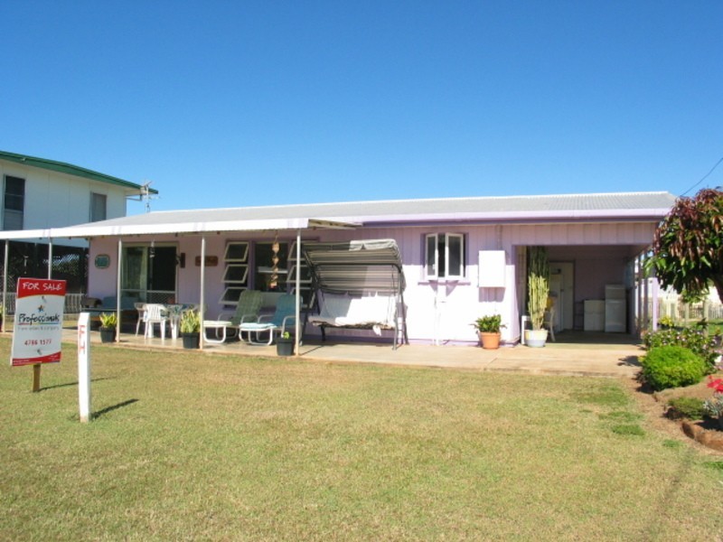 71 Whyte Avenue, Bowen QLD 4805