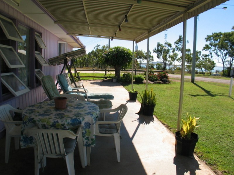 71 Whyte Avenue, Bowen QLD 4805