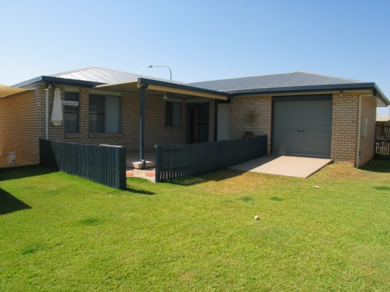1/2 Cullen Close, Bowen QLD 4805