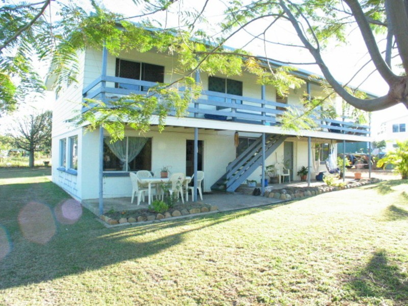 61 Whyte Avenue, Bowen QLD 4805
