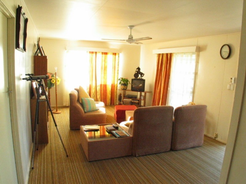 61 Whyte Avenue, Bowen QLD 4805