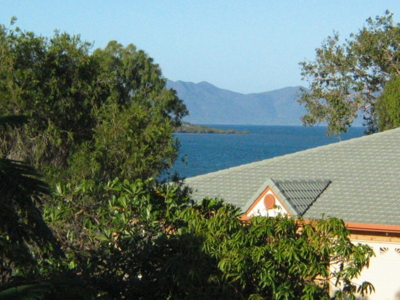 61 Whyte Avenue, Bowen QLD 4805