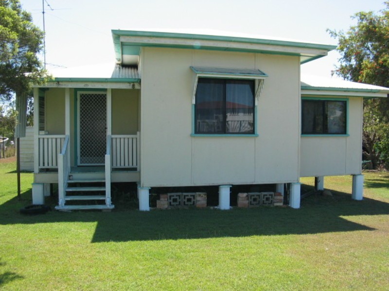 62 Livingstone Street, Bowen QLD 4805