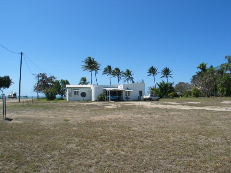 12 Howard Street, Bowen QLD 4805
