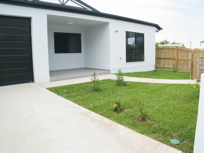 Villa 1/6 Leichhardt Street, Bowen QLD 4805
