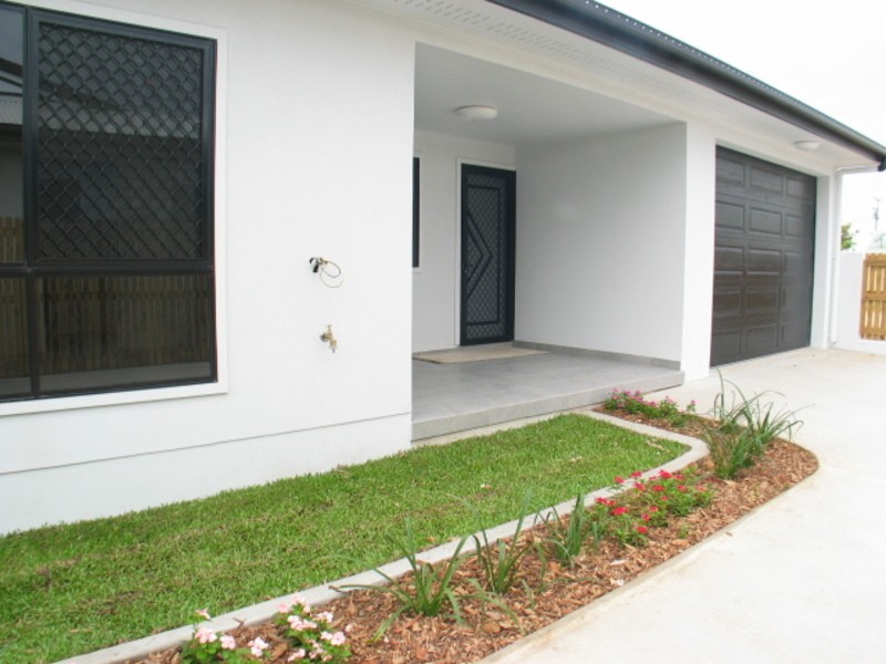 Villa 2/6 Leichhardt Street, Bowen QLD 4805