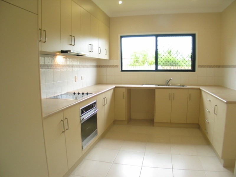 Villa 2/6 Leichhardt Street, Bowen QLD 4805
