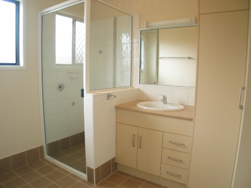 Villa 2/6 Leichhardt Street, Bowen QLD 4805