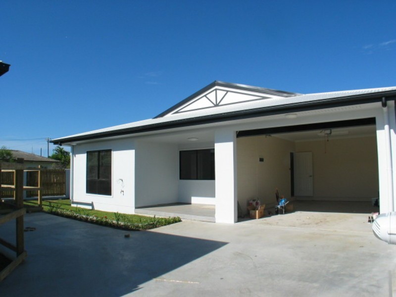 Villa 2/6 Leichhardt Street, Bowen QLD 4805