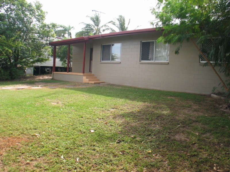 4 Bull Crescent, Bowen QLD 4805