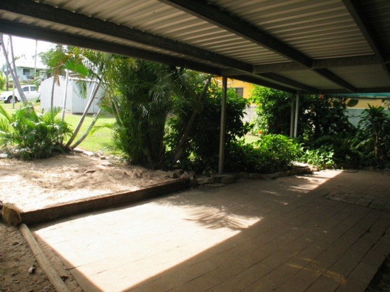 4 Bull Crescent, Bowen QLD 4805